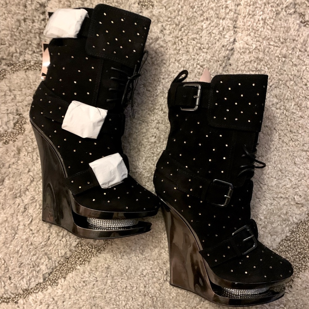 Black boots with rhinestones